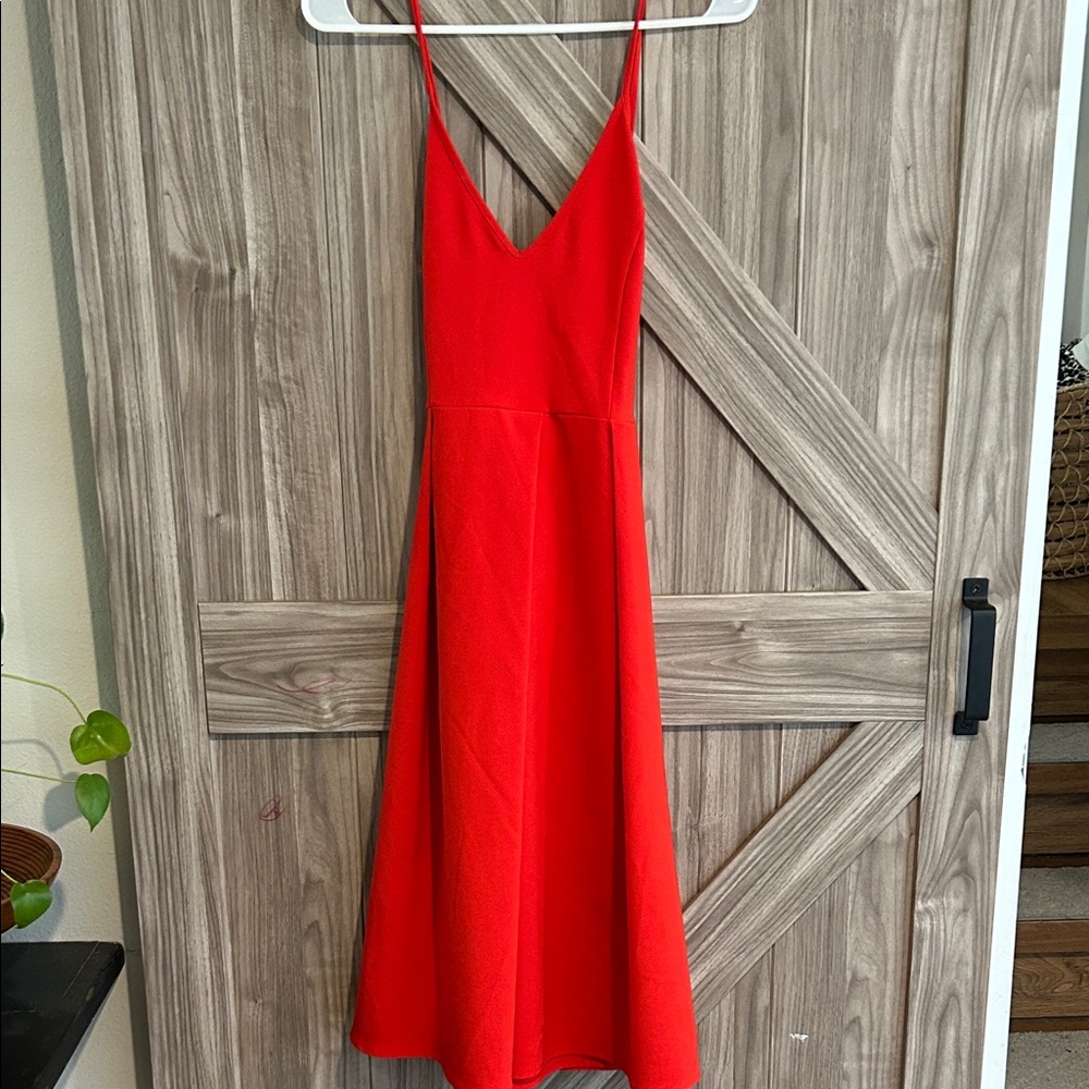 Elegant Scarlet Backless Dress
